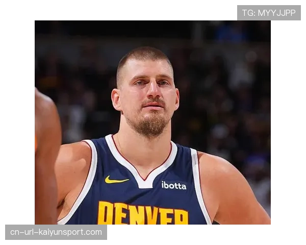 战术复盘：掘金如何利用约基奇高位策应，为穆雷创造绝佳的空位三分机会